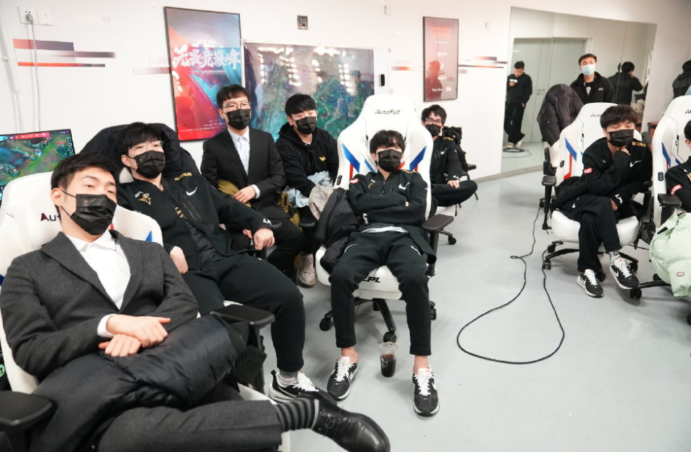 包含新西兰女足比赛闪耀舞台，劲旅队伍亮相的词条